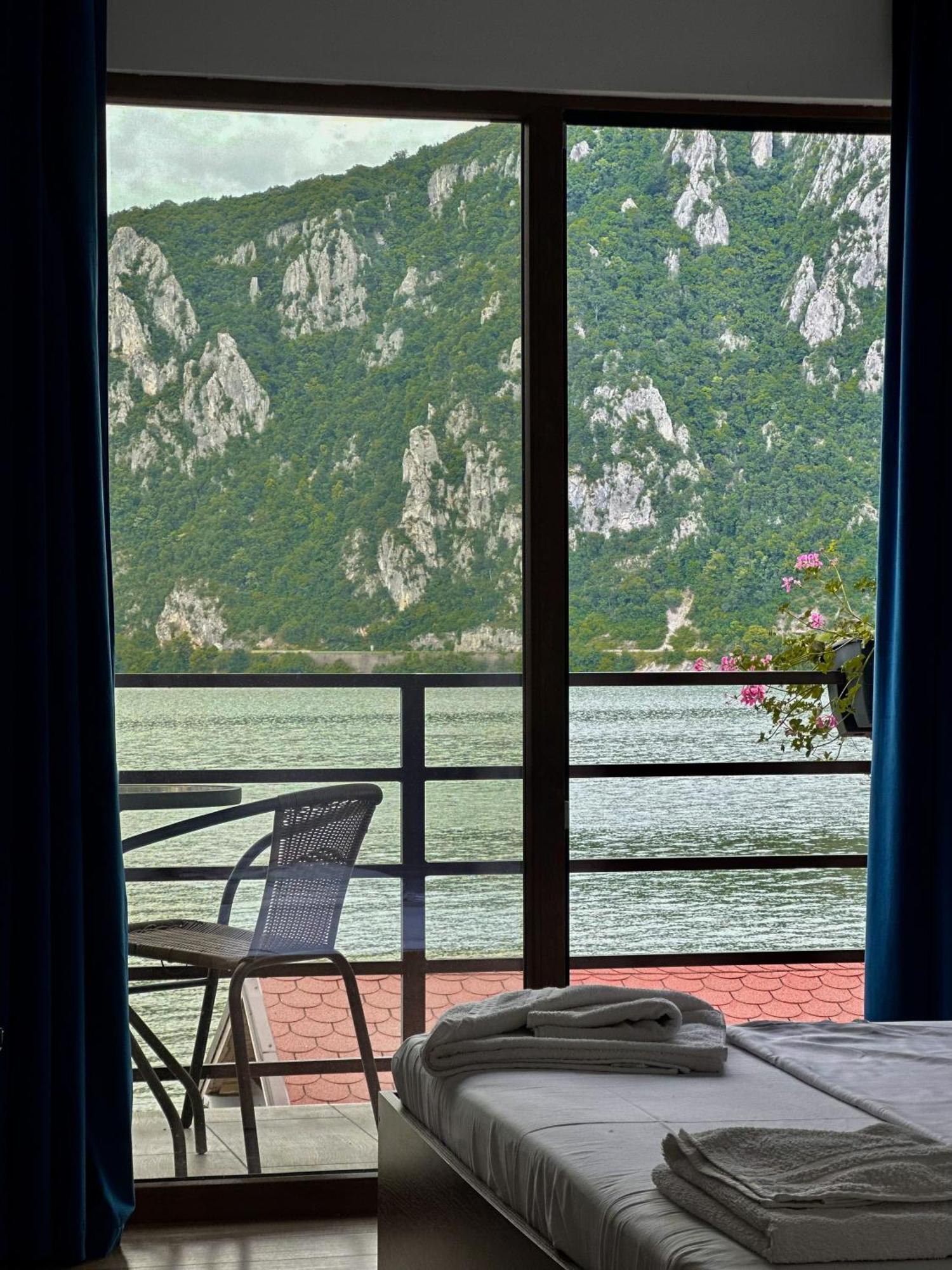 Escape Dubova Exterior foto